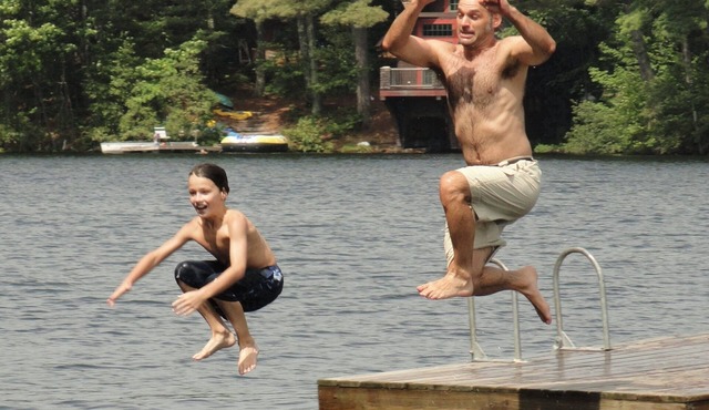 Private beach, 8 kayaks/canoes, Bocce- perfect for multiple families to share!