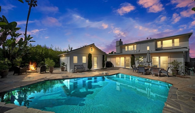 Private Beach Access - Ocean Views- Pool- Shopping -Golf-Boating- Biking-Hiking