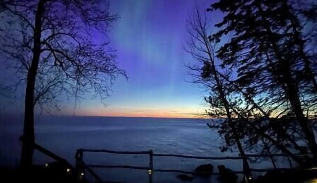 !Private Beach Access! ~Cozy Lake Superior Cabin