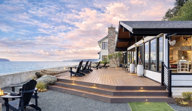 Private Beach Access, Putting Green, Tiki Lounge, Kayaks, SUP and Whale watching