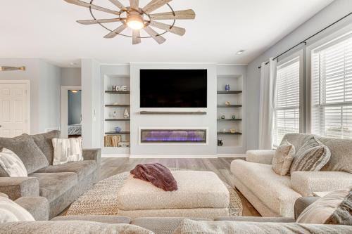 Private Beach and Deck Bayfront Home in Hayes!