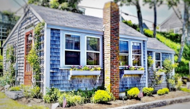 Private Beach Cottage in Historic Sconset!