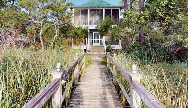 Private Beach Cottage In A Beautiful Resort