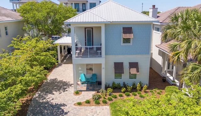 Private Beach, Dog Friendly, 2 Community Pools