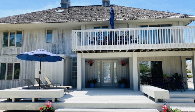 Private Beach Getaway with lifeguard steps to beach