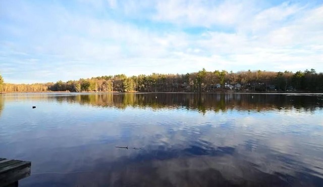 Private Beach Lake House! Kayaks, Sunset, Firepit