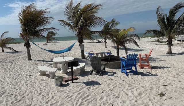 Private beach oasis - 2-minute walk to the ocean! w/Golf Cart & Club Access