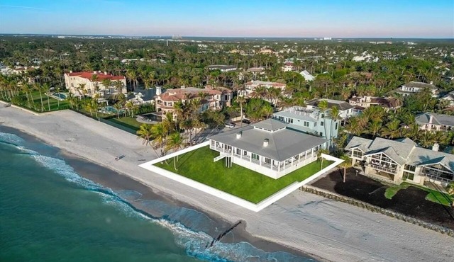 Private Beach Oceanfront Mansion Luxurious Naples Spacious 5 bedroom Palms Ritz