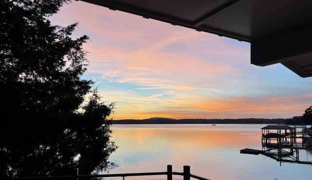 Private Beach On Lake Wylie: Swim, Fish, & Boat!
