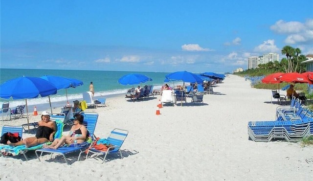Private beach on the Gulf of Mexico -Resort style pool -5 star restaurants n