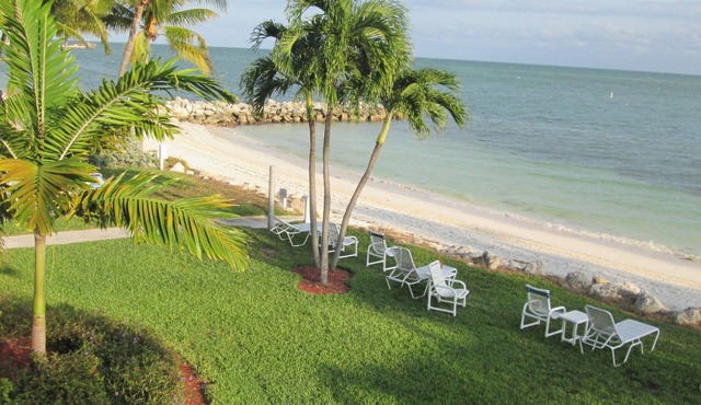 Private Beach-Pool-King Bed-No Stairs-Family Friendly-Relax-Play Together!