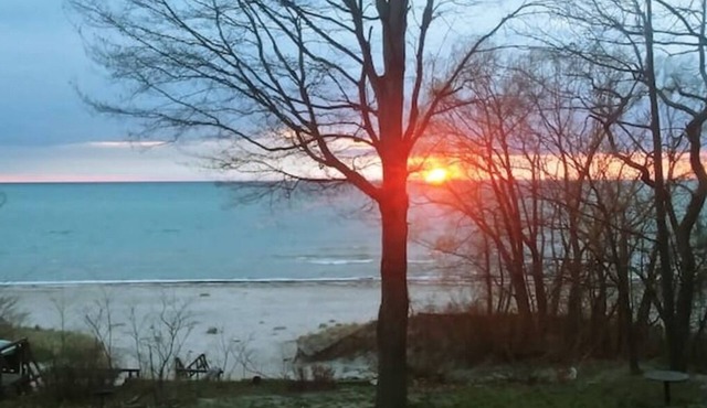 Private Beach, Peaceful Lakefront Setting, Bonfires & Sunset Views