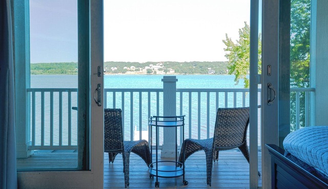 Private Beach & Pier on Lake Como, 5 mins to downtown LG - Walk to Mars Resort!