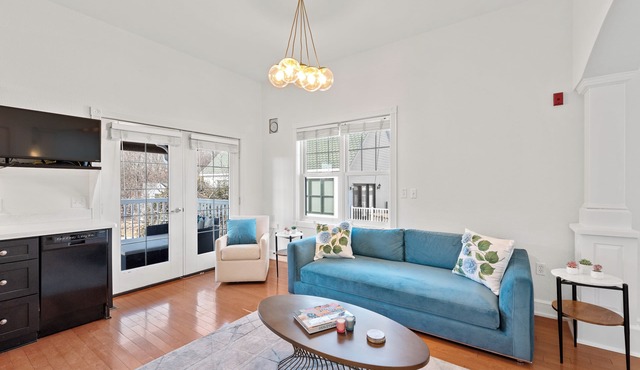 Private Beach, Pools & Full-Kitchen