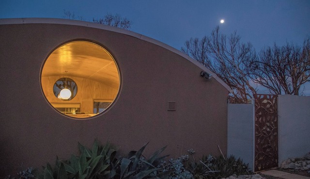 Private Beach Retreat Dome, 2 minutes walk to stunning Snelling Beach