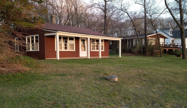 Private Beach - Seclusion w/waterfront cottage & spacious outdoor space