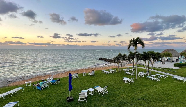 Private Beach Retreat! Luxurious Bedding, Relaxing Pool, Best Sunsets, Fast WiFi