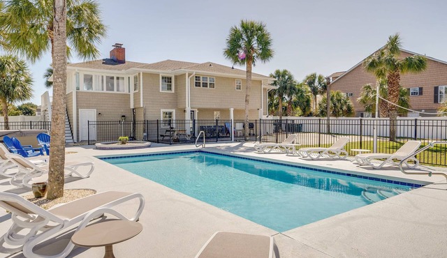 Private Beach House with pool & hot tub + Free Attraction Tickets!
