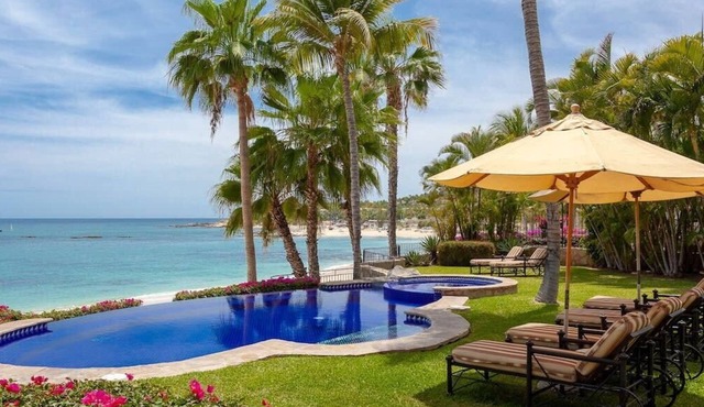 Private Beachfront Paradise, Right on the Best Swimming Beach in Los Cabos!