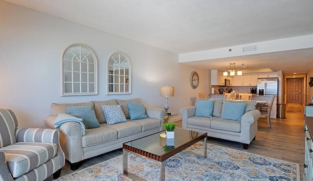 PRIVATE BEACHFRONT Condo #304 - 3BR/2B w/2 KING Master Suites -