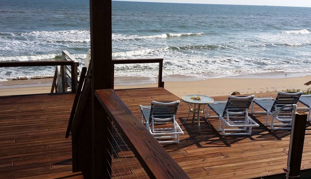 Private Beachfront Home -Right on no-driving Beach