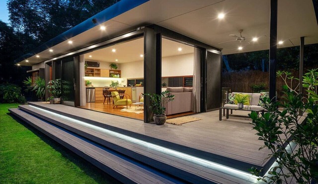 Private Beachfront Bungalow. Pet-Friendly!