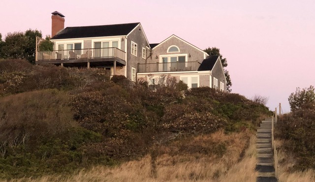Private Beachfront Home (Comfy, Cozy Nantucket Cottage)