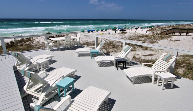 Private Beachfront Home, Swimming Pool, Kayak, Paddle Boards & Free Chair Set Up