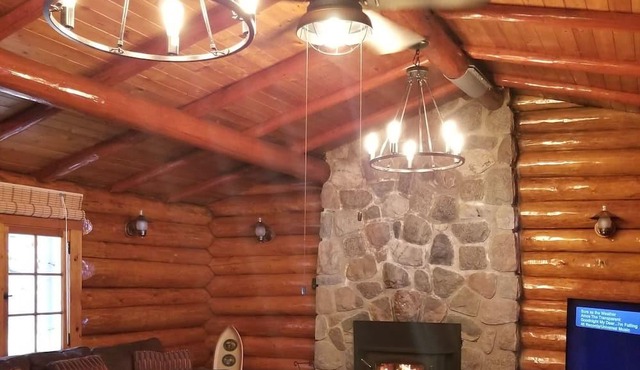 Private Beachfront log cabin Lake of the Woods