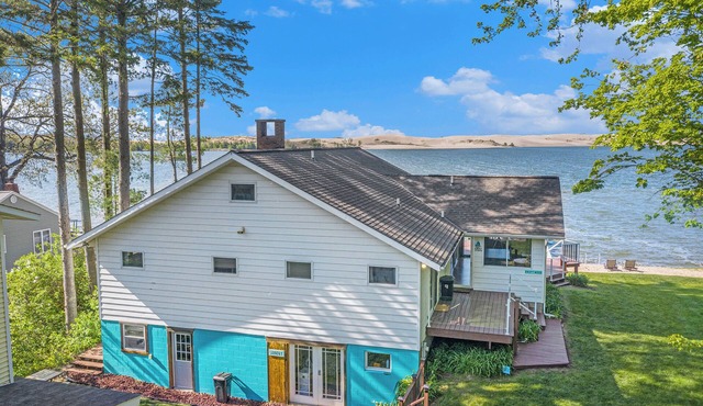 Private Beachfront on Silver Lake: Amazing Views, Pontoon Boat, Kayaks