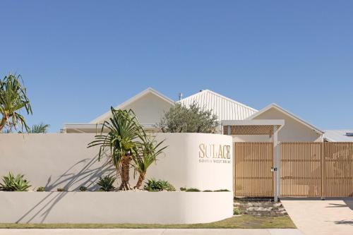 Private Beachside Escape – 5-Star Luxury for Families Friends