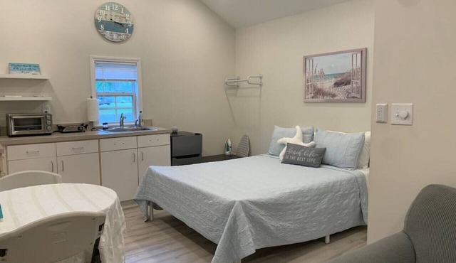 Private Beachy Tiny Home