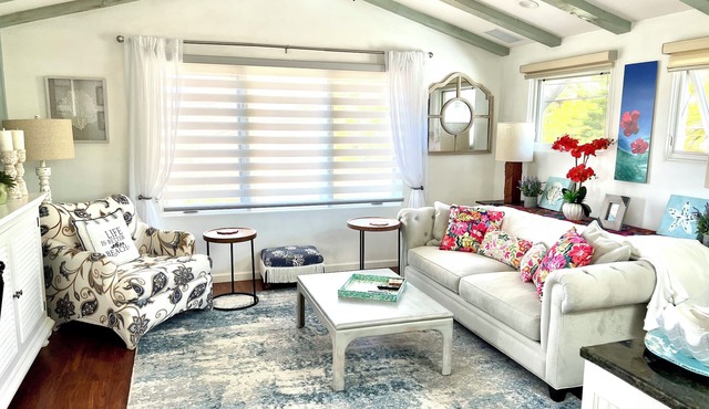 Private Beautiful Clean Beachy-Close to All Retreat