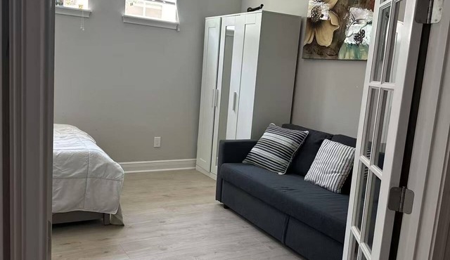 Private Bed/Bathroom in single family home with WiFi and AC in wonderful Orlando