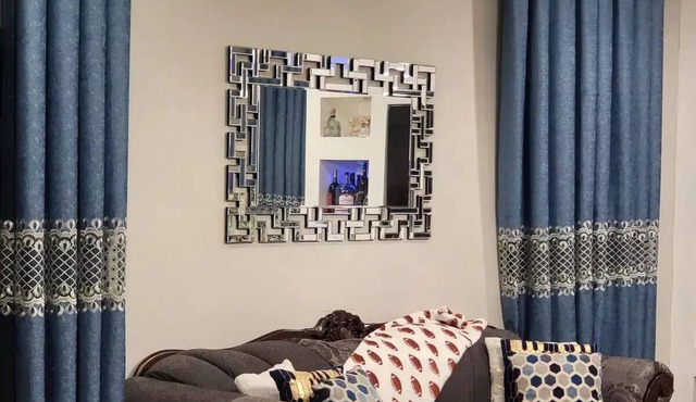 Private Bedroom | free parking | Columbus VivLux A