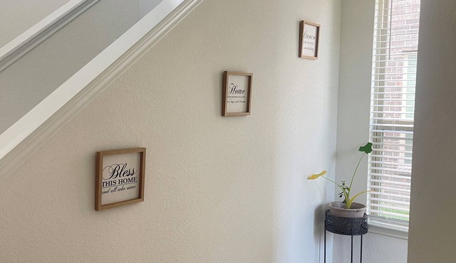 Private bedroom 30 minutes from downtown Vee’s home away from home