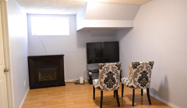 Private Bedroom in Basement - Erin Woods