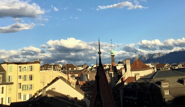 Private bedroom in the heart of Lausanne