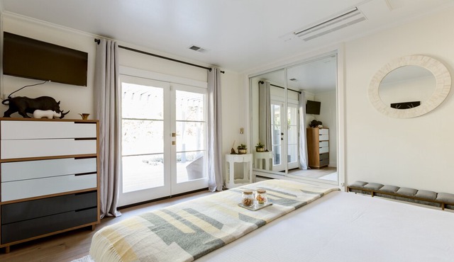 Private Bedroom the Rhino on Secluded Vineyard