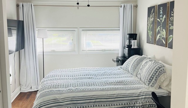 Private bedroom with bathroom-private entrance