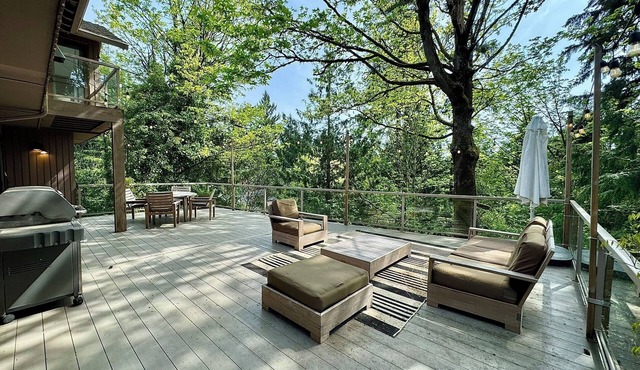 Private Bellevue Sanctuary with View