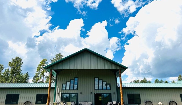 Private Black Hills Lodge for 24 Secluded in the Pines