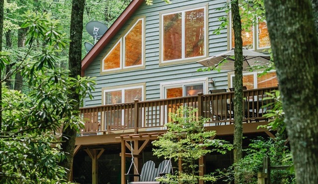 Private Blowing Rock Cabin w/Hot Tub & Firepit(s)