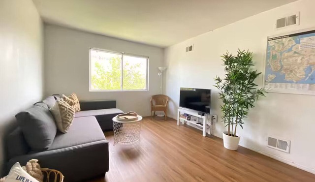 Private BR, BA,KIT&LR Near Beach/JFK/UBS/Subway