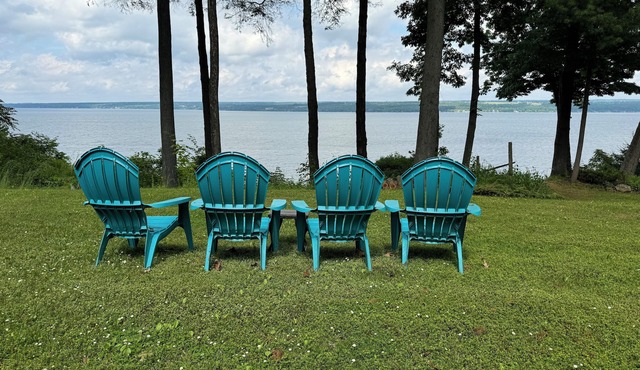 Private Breathtaking Lake House on Cayuga lake near wineries and parks