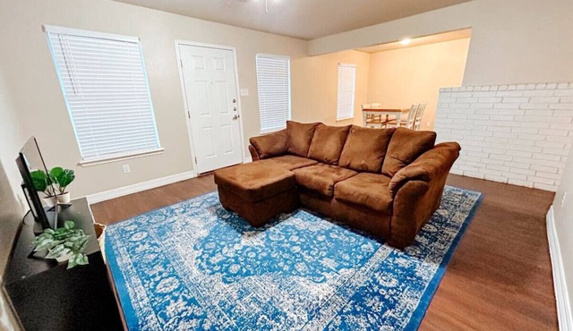 Private Budget Rental–Near Downtown and Beach