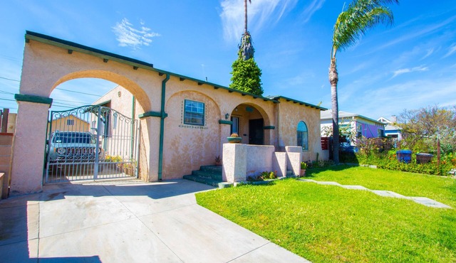 Private bungalow suite in the heart of Los Angeles