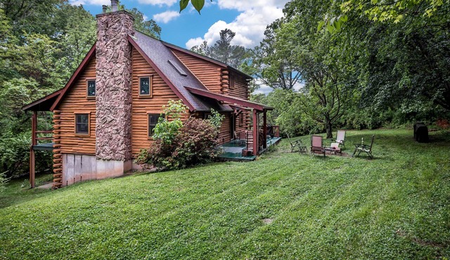 Private cabin 3bed/2bath + 15 min to STL & Scott’s AFB