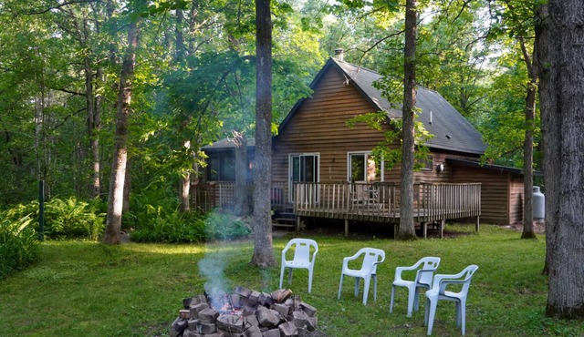 Private Cabin - 5 acres - near Hinckley Casino!