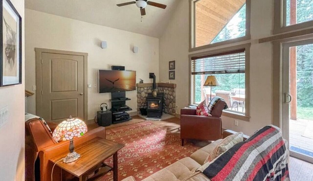 Private Cabin at the Foot of the Mountains